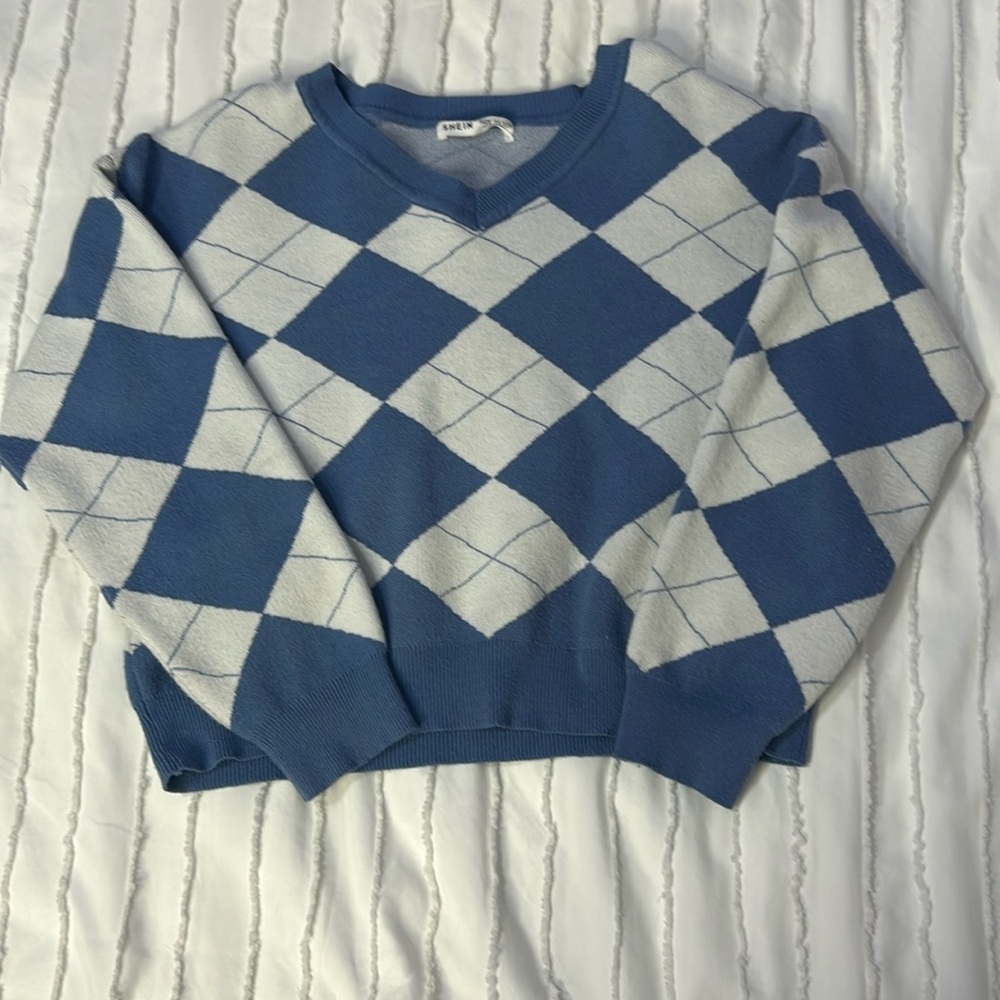 SHEIN Sweater. Size 11-12 year